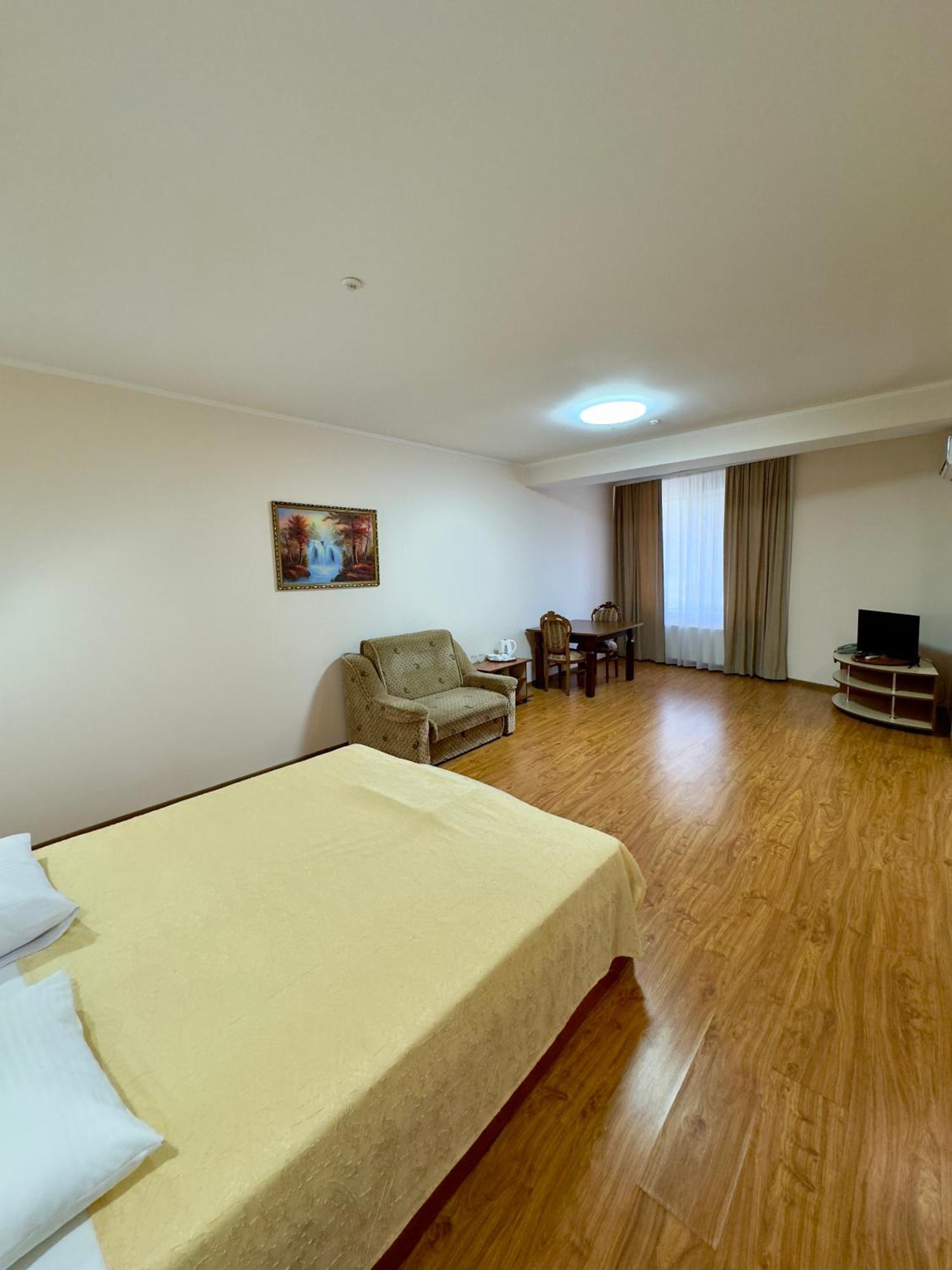 Villa Arus Kiszyniów Zewnętrze zdjęcie